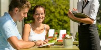 Cintas offers outdoor dining checklist to help restaurants get ready for summer
